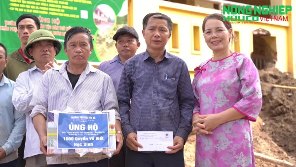 Đem yêu thương "tiếp sức" điểm trường biên giới Nghệ An